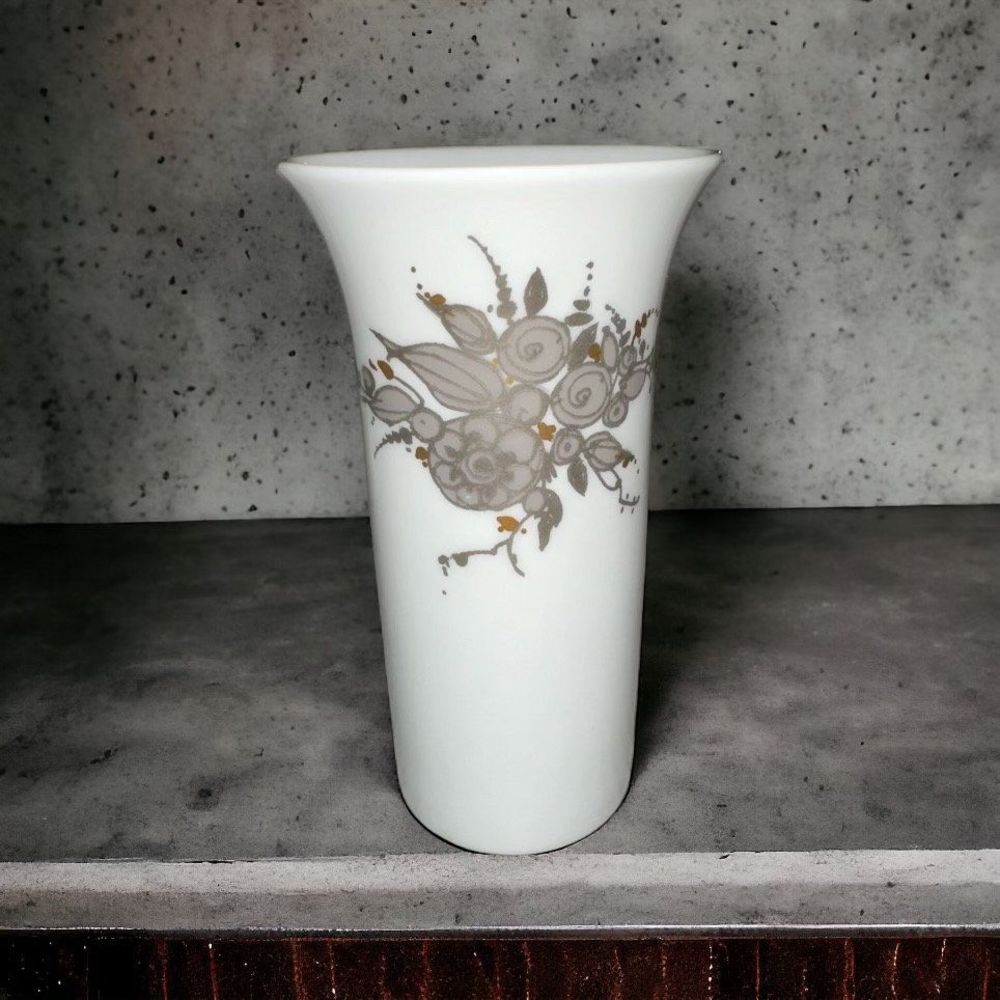 Bjorn Wiinblad Rosenthal Studio Linie Arundo vase, mid century modern decor.